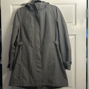 Kirkland Signature Women’s Rain Jacket Sz Large